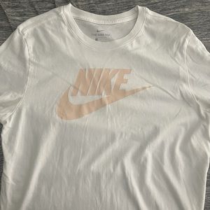 Nike tshirt